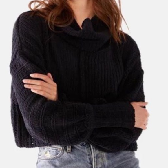 Free People Be Yours Cowl Neck Boxy Cropped Fit Chunky Knit Sweater Black NWT - Picture 2 of 12
